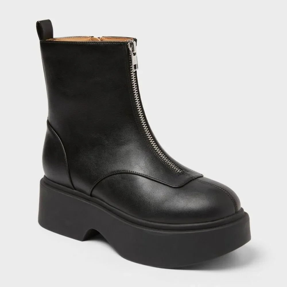 Women’s Honor Low Shaft Flat Boots with Memory Foam Insole – Black 7.5